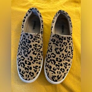 Leopard shoes
